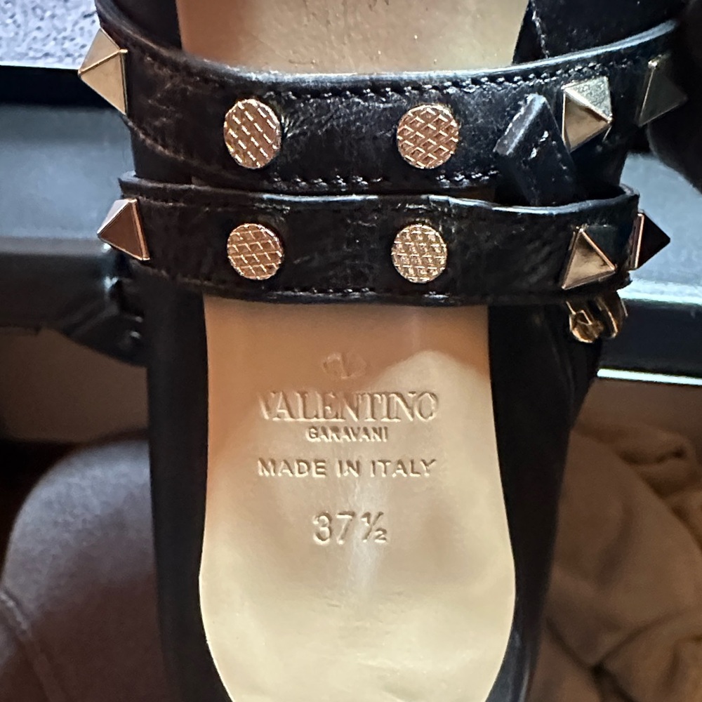 Valentino Garavani Black Rockstud Ankle Boots in rare size 37.5 (Fits US 7) - Picture 9 of 12